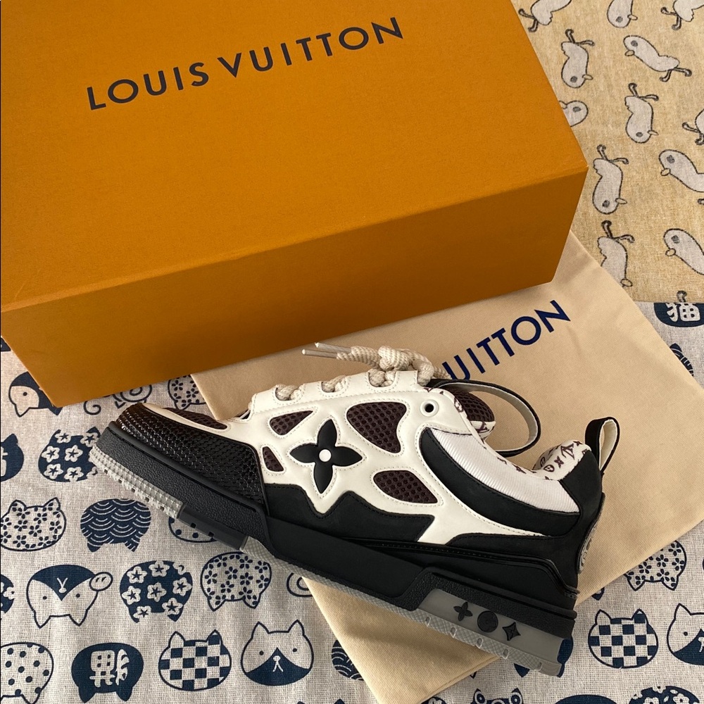 Louis Vuitton White And Black Sneakers - Picture 8 of 8